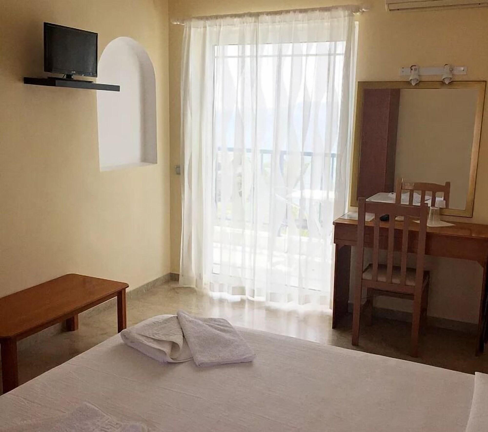 Hotel Golden Sun 피니코운타 외부 사진