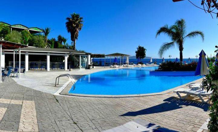 Hotel Golden Sun 피니코운타 외부 사진